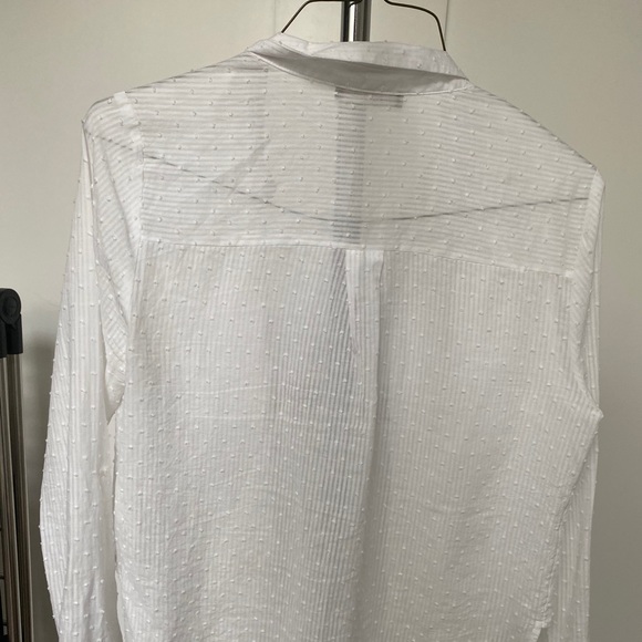 Oasis Donny Spotted Textured Button Down Top 🤍 - Picture 6 of 9